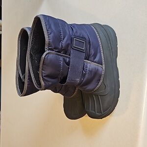 Cat & Jack blue snowboots